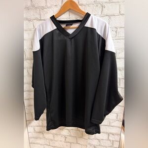Mens Ealer Black V-Neck Jersey